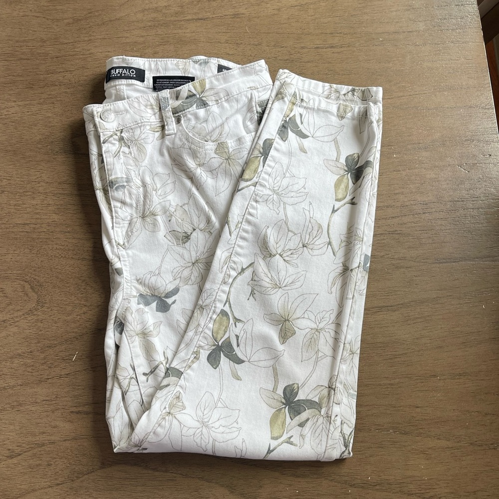 **(2 for$15 or 3 for $20)** Buffalo Ankle Floral Pants